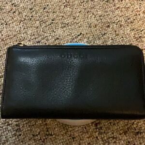 Gucci Navy Blue Leather Zip Wallet with Gold Zipper AUTHENTIC RETAIL $1850